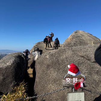 山頂プレートはサンタさんのコスプレ🎅