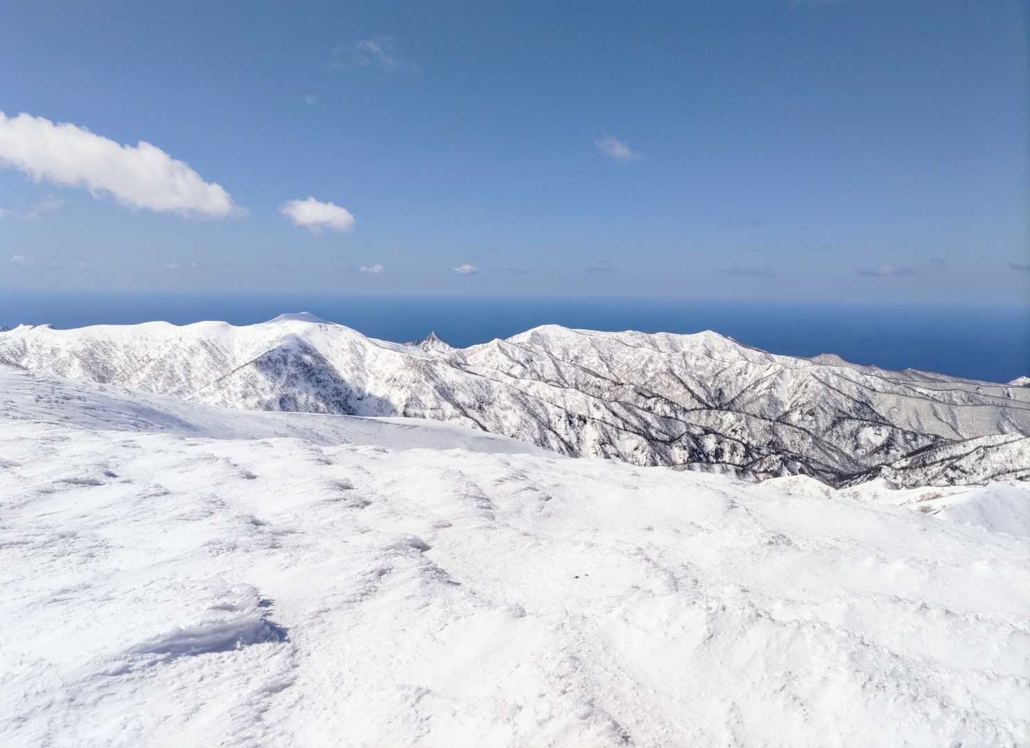 余別岳ﾋﾞｭｰで
最も目を引いたのは...


（📷珊内岳〜大天狗山方面）