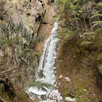 醤油樽の滝、一部溶けてます💦