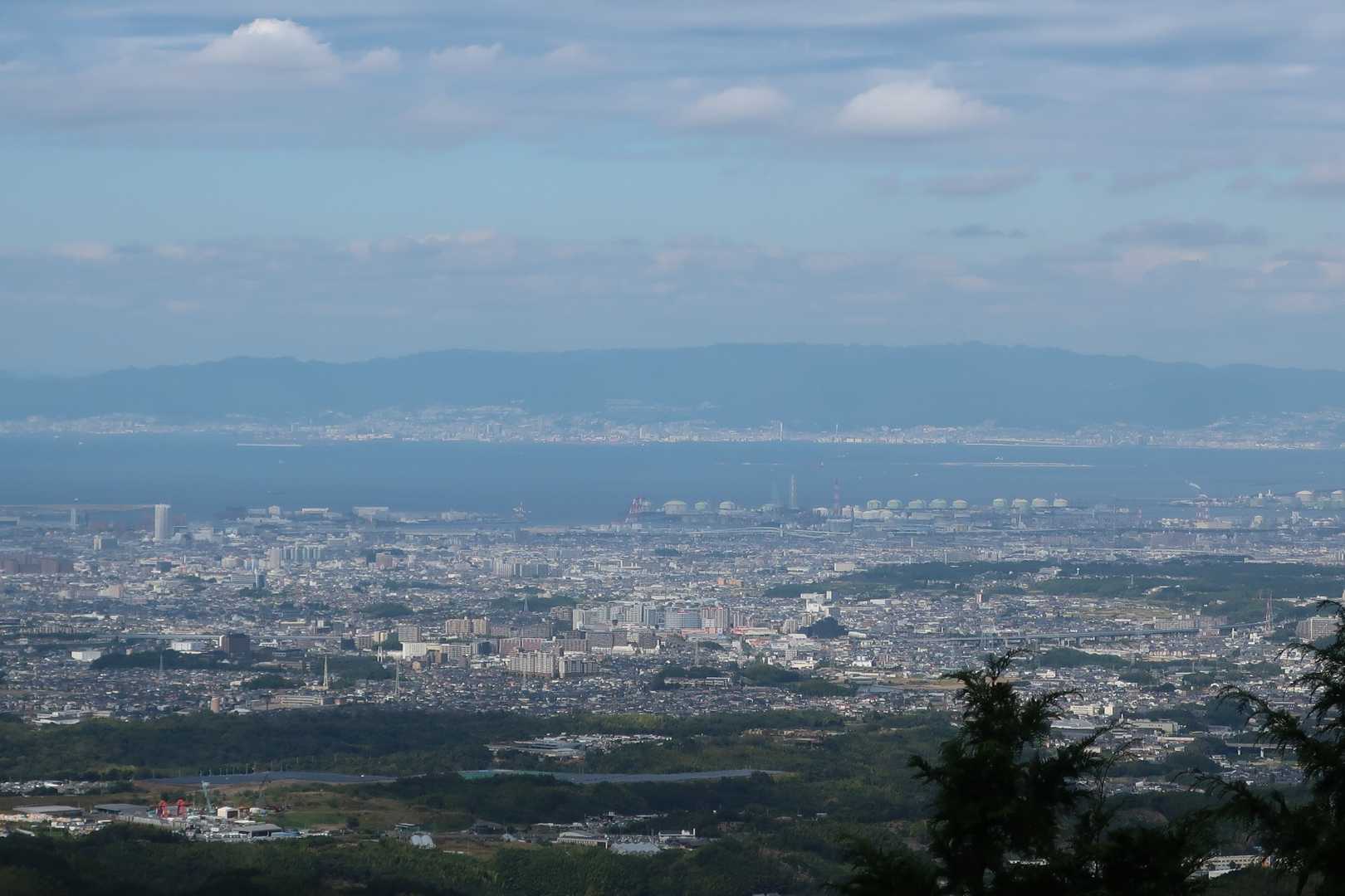 槙尾山から神戸を遠望
