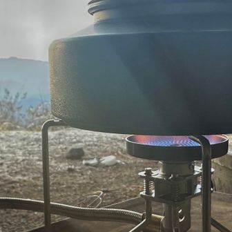 今回はバーナーとヤカンを持参