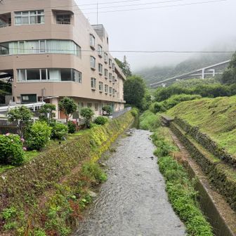 川のせせらぎ