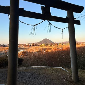 鳥居⛩️と共に三上山⛰️🤭