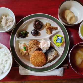 種池山荘の夕食です。