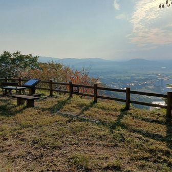 坂崎展望台。これはいい所ですねえ。マクドナルドでおやつ買っといて良かった～♪