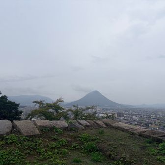 飯野山