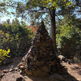 天狗岩のケルン