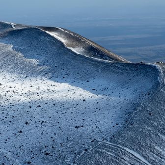 お次は奥宮を目指します⛩️
外輪歩きはツボ足で問題無さそう🤗