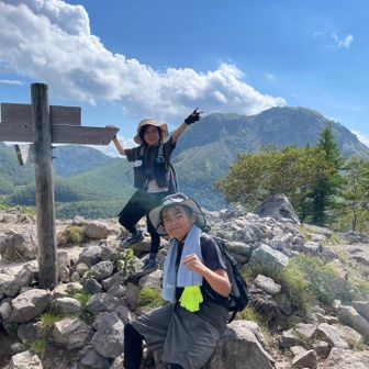3人して足裏が痛くてペース上がらず笑
気力で下山！
