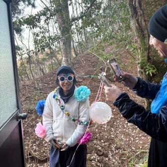 クラッカーも鳴らしてお祝い