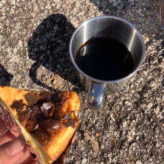 デザートはバスクチーズケーキとコーヒー