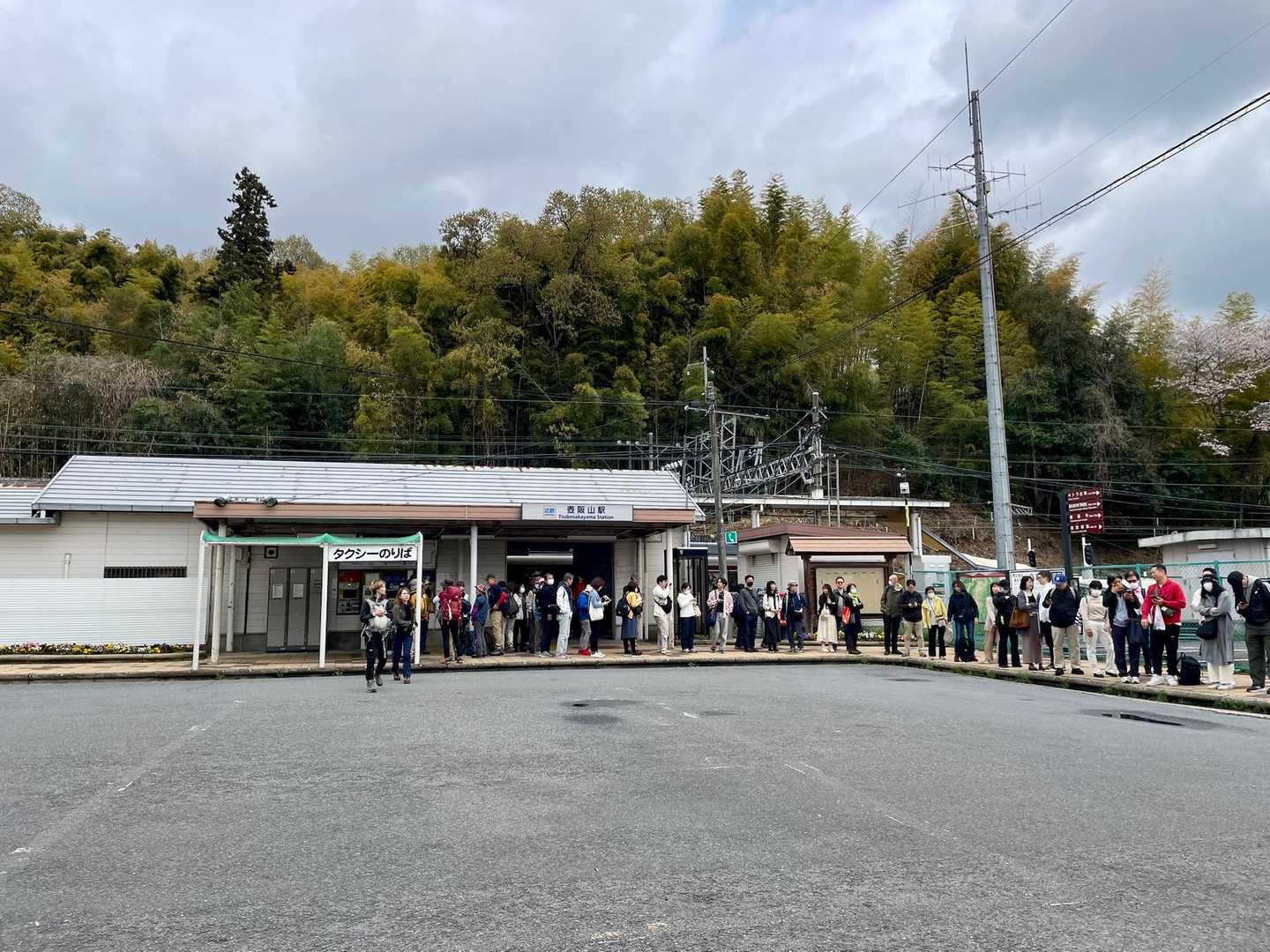 近鉄壷阪山駅からスタート！行きの🚃は吉野に行く人でいっぱいやった🈵
