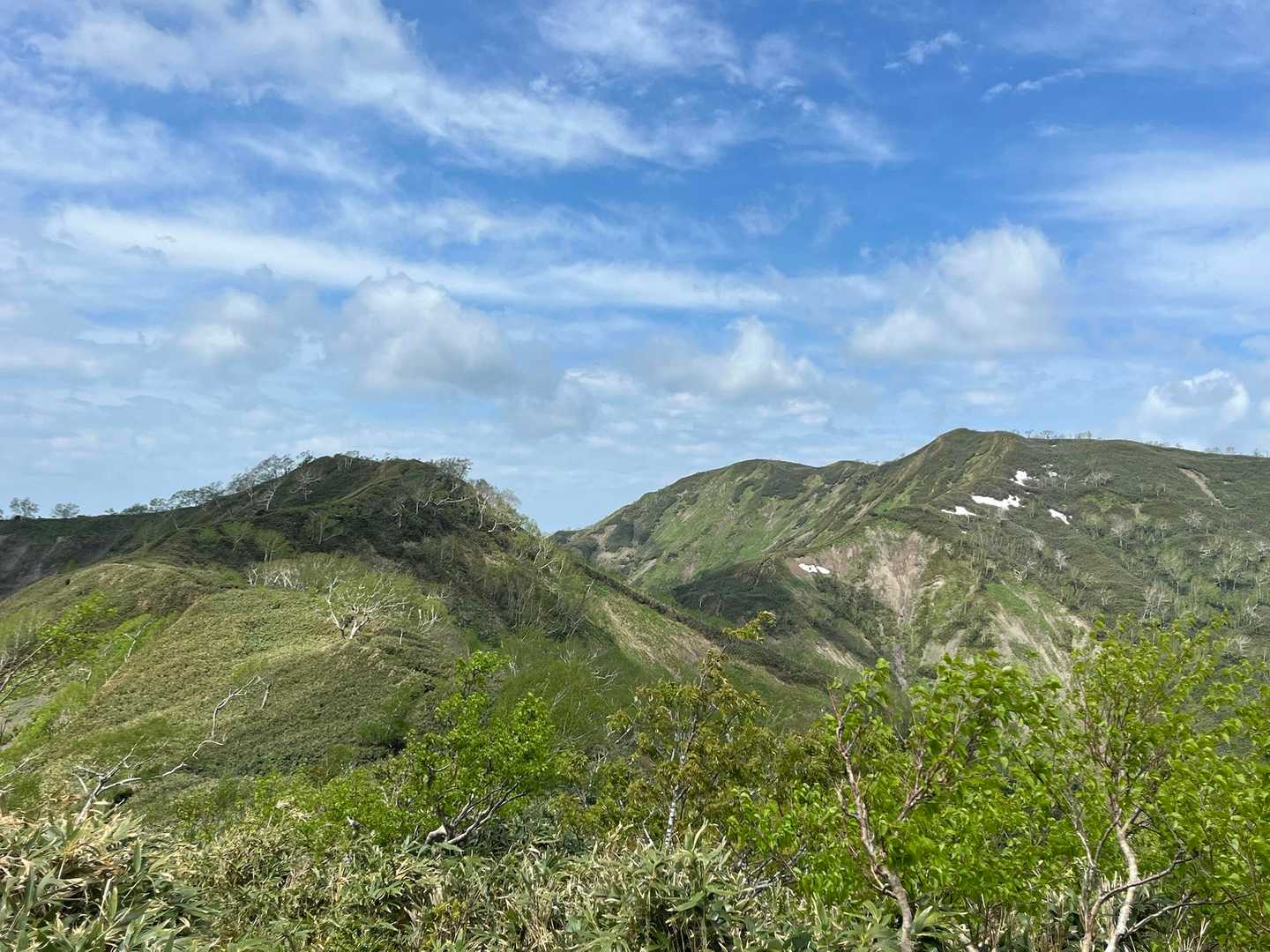 目指す山が見えてきた✨
左⬅️が樺戸山⛰️右➡️が隈根尻山