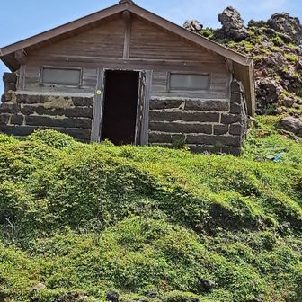 月見小屋