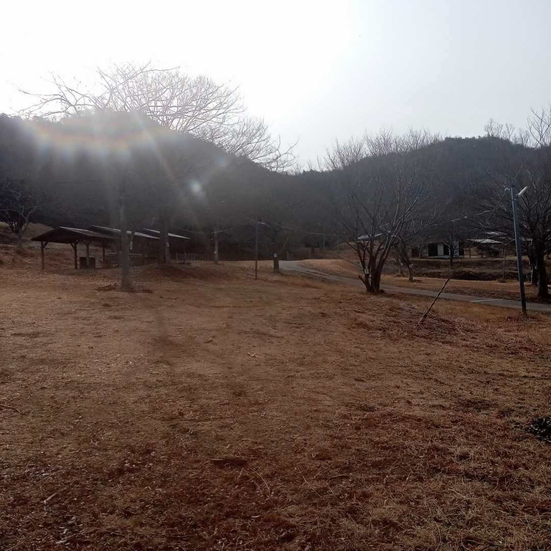 牧野キャンプ場
キャンプやられてる方はご存知かと思います
かなり有名なキャンプ場で予定の3ヶ月前から予約可能なんですが3ヶ月後の週末でもすぐに予約で埋まります