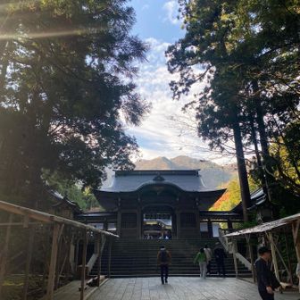 本殿に良き出会いを…お願いしたら…