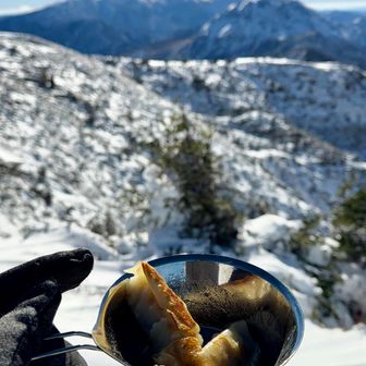 焼岳を見ながら焼き餃子を焼いただけ〜🥟
(北岳に来ただけ！と同じレベル🤣)