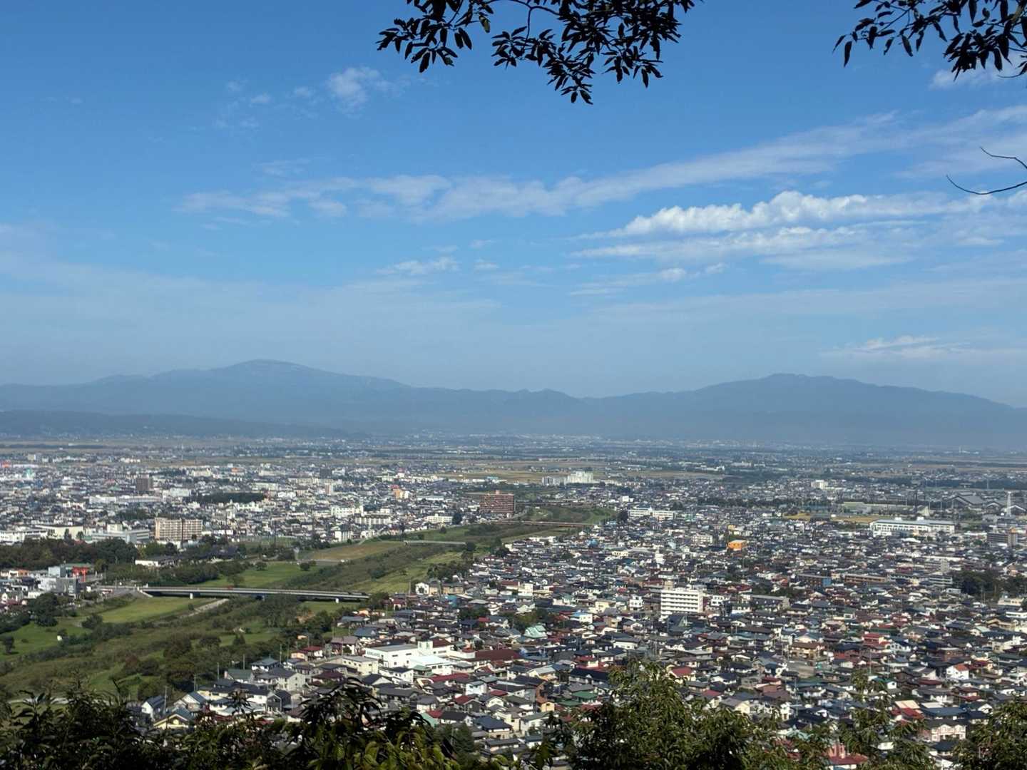 月山と村山葉山