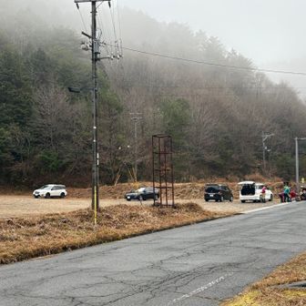 ずっとガスガスは久しぶりです😂
低山の急登…頑張れました👍

🚙帰りも🐒🐵ファミリーらしき数匹👀