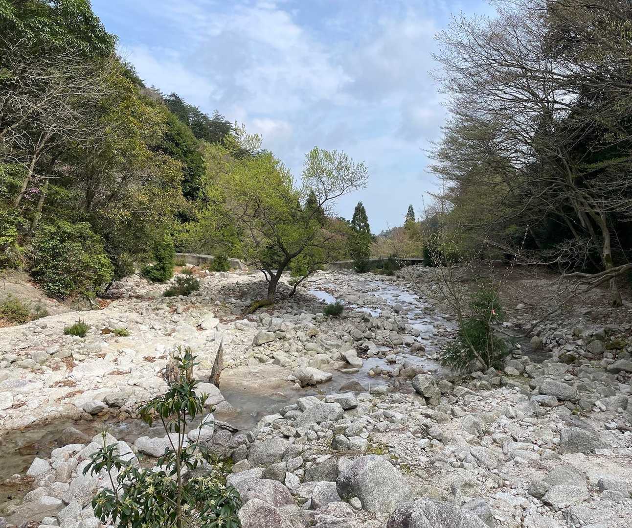しかし、ゴロゴロ河原をこんなに歩くとは😂
仙水峠と変わらんよ。
鈴鹿は色々と鍛えられるわ🤔