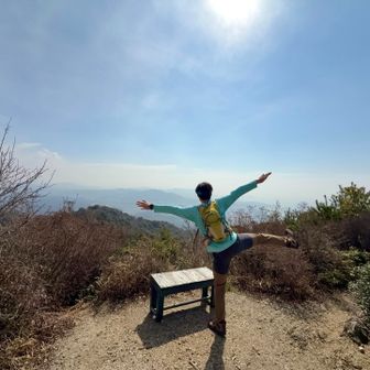 茶臼山到着〜。