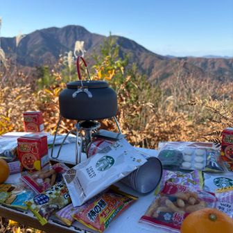 フッフッフッ（￣+ー￣）
TOMちゃんをアテにしてコーヒーの粉だけ
持参するわたし。おやつにみかんに🍊アンパンマンのジュースまで💕オトナの遠足〜幸せな時間😌