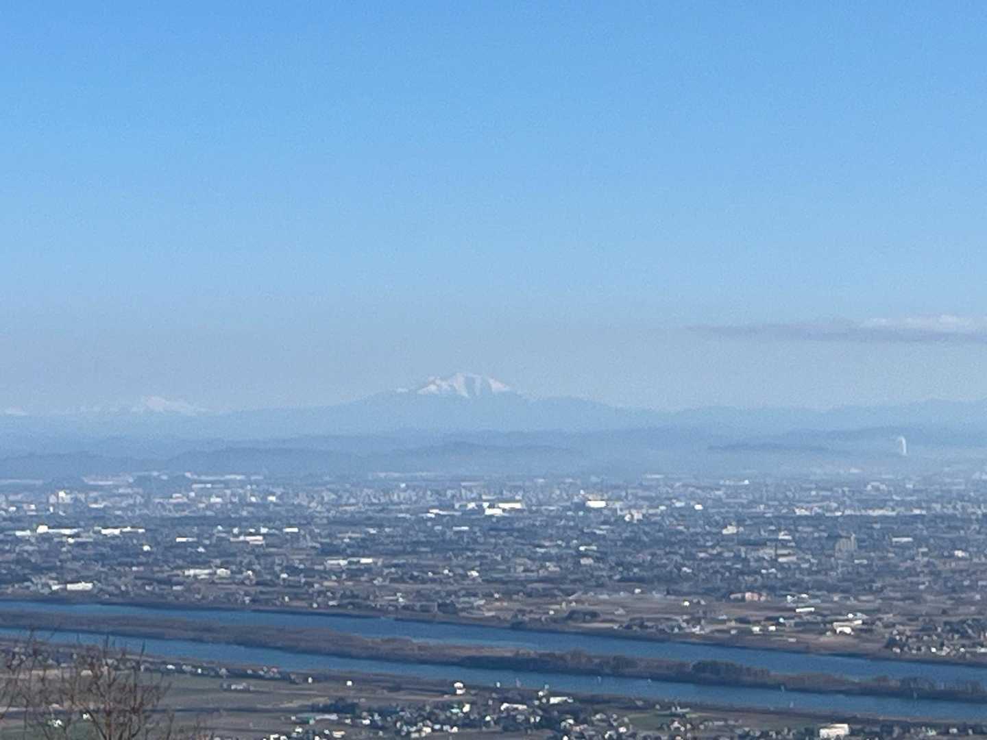 山頂公園から〜御嶽山🏔️
キレイだなぁ✨