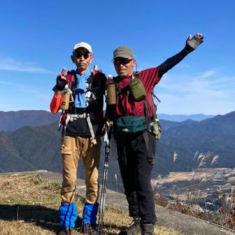 ヘリポートでYAMAPフォロワーさんの「棟梁」とポーズ！　ありがとうございました！