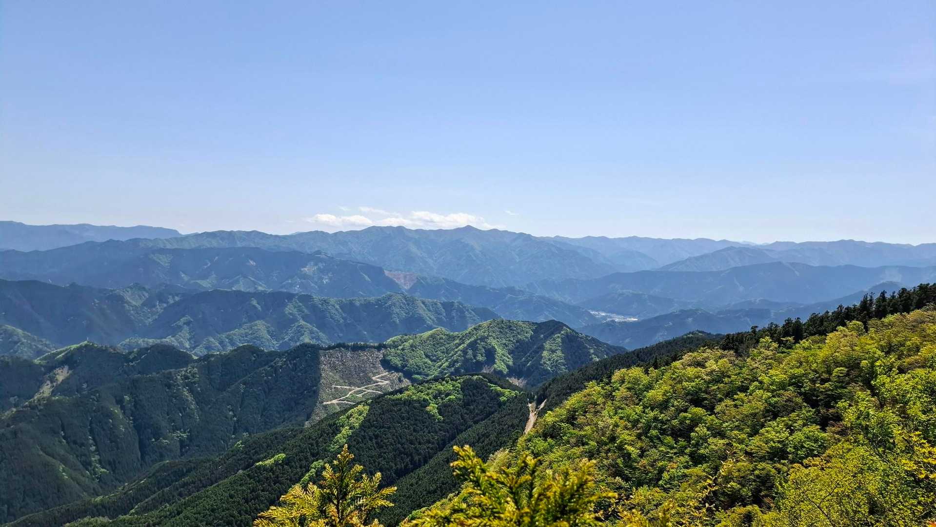 
山深い台高方面