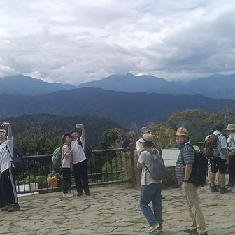 富士山は見えず