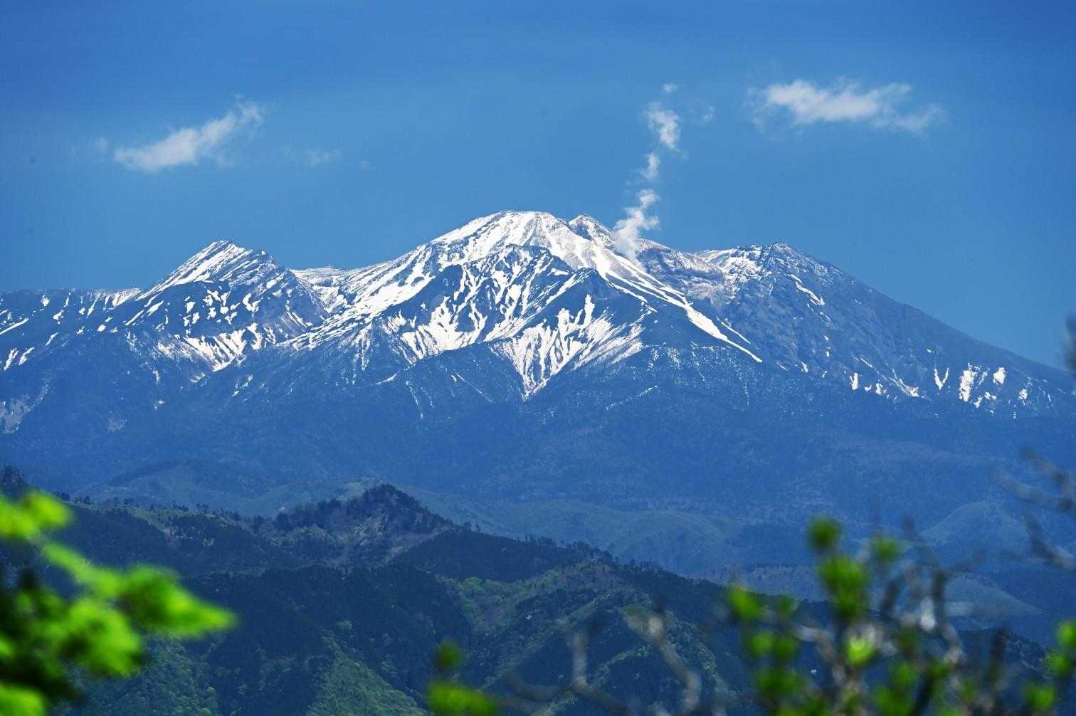 尾根に出ると御嶽山が良く見える