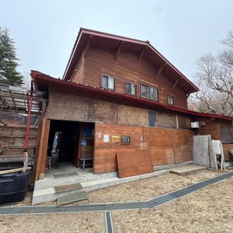 薬師ケ岳小屋