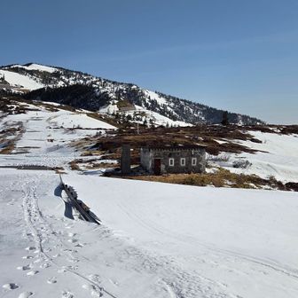 山田峠の避難小屋
前回はここで悪天候撤退