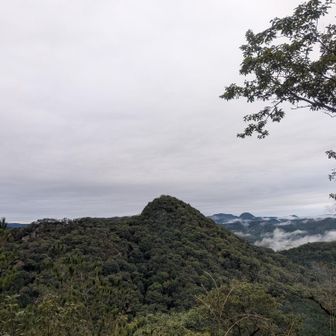 三床山が見える