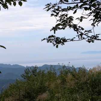 山頂からは海側の一部と温海温泉側の一部しか見えません