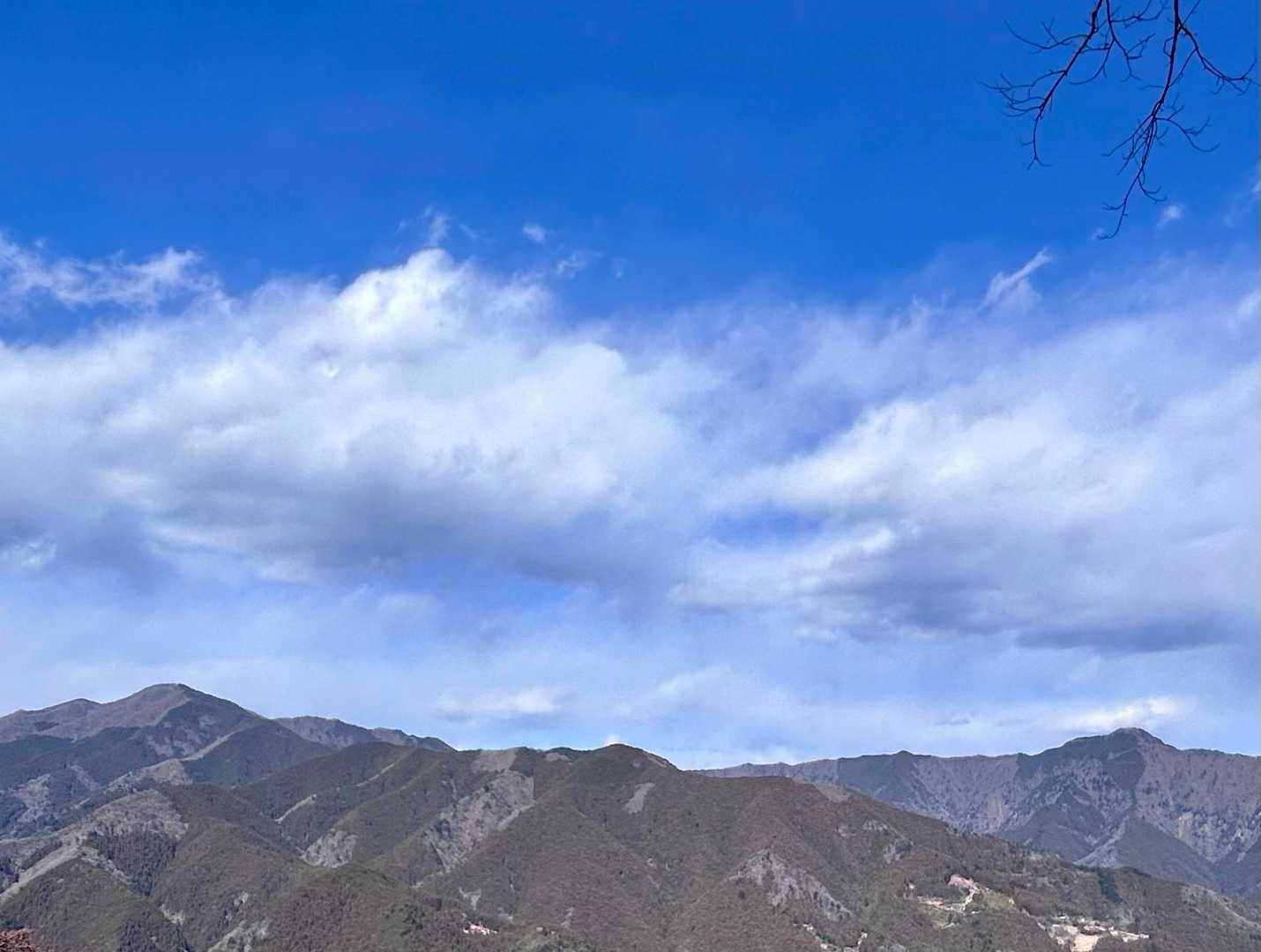 左・御前山、右・大岳山☺︎