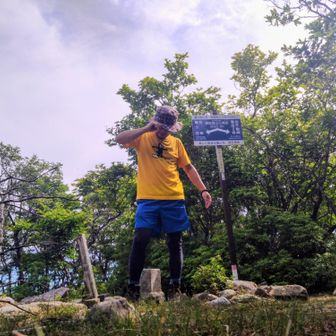 雲母峰到着。21回目
西峰には行かずピストンで帰ります