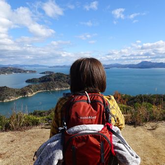 山頂からの眺めは私達の住んでいる地元の海とは違い、沢山の小島と瀬戸内海のコラボが素敵な場所でした😀
