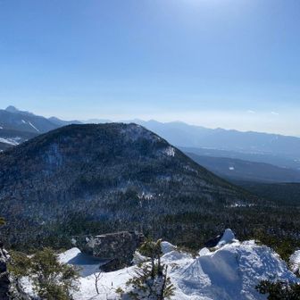 茶臼山✨✨✨
その後ろに、南八ヶ岳、
その後ろに、秩父方面の山々？