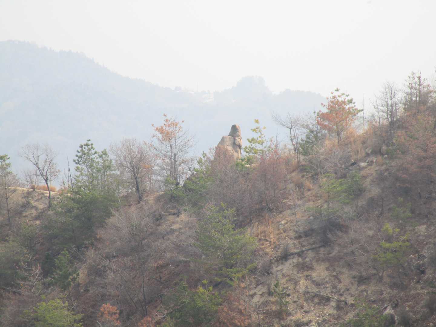 光明岩