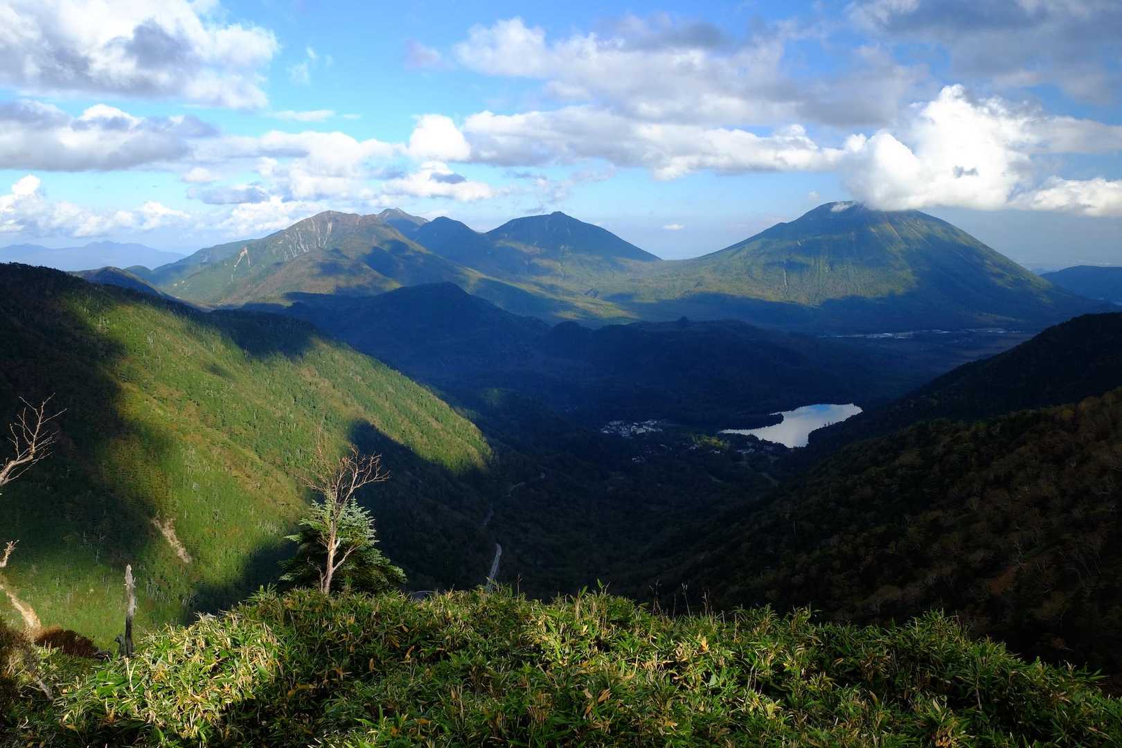 金精山は景色がいい。最後にこれを見れるのがこのルートのいいところ