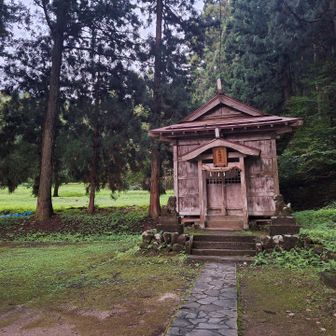 かろうじて明るい鳥坂神社
