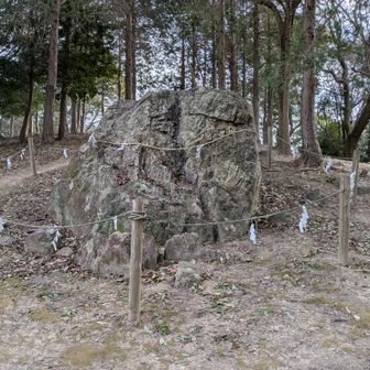 吉備津彦神社元宮磐座？