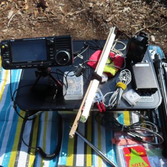 今日はテーブル持ってきました