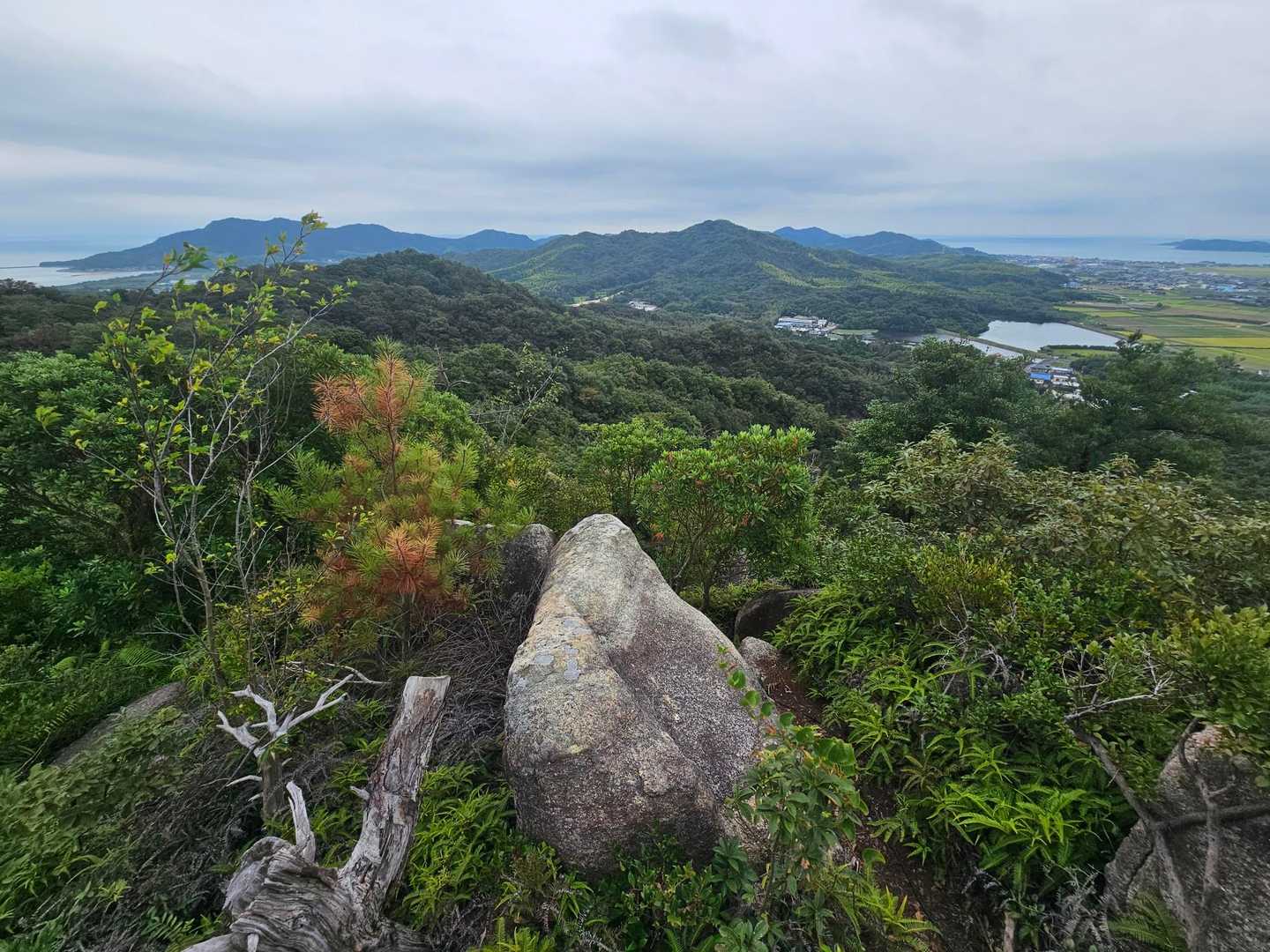 福岡の立石山に奇岩がたくさんな感じです