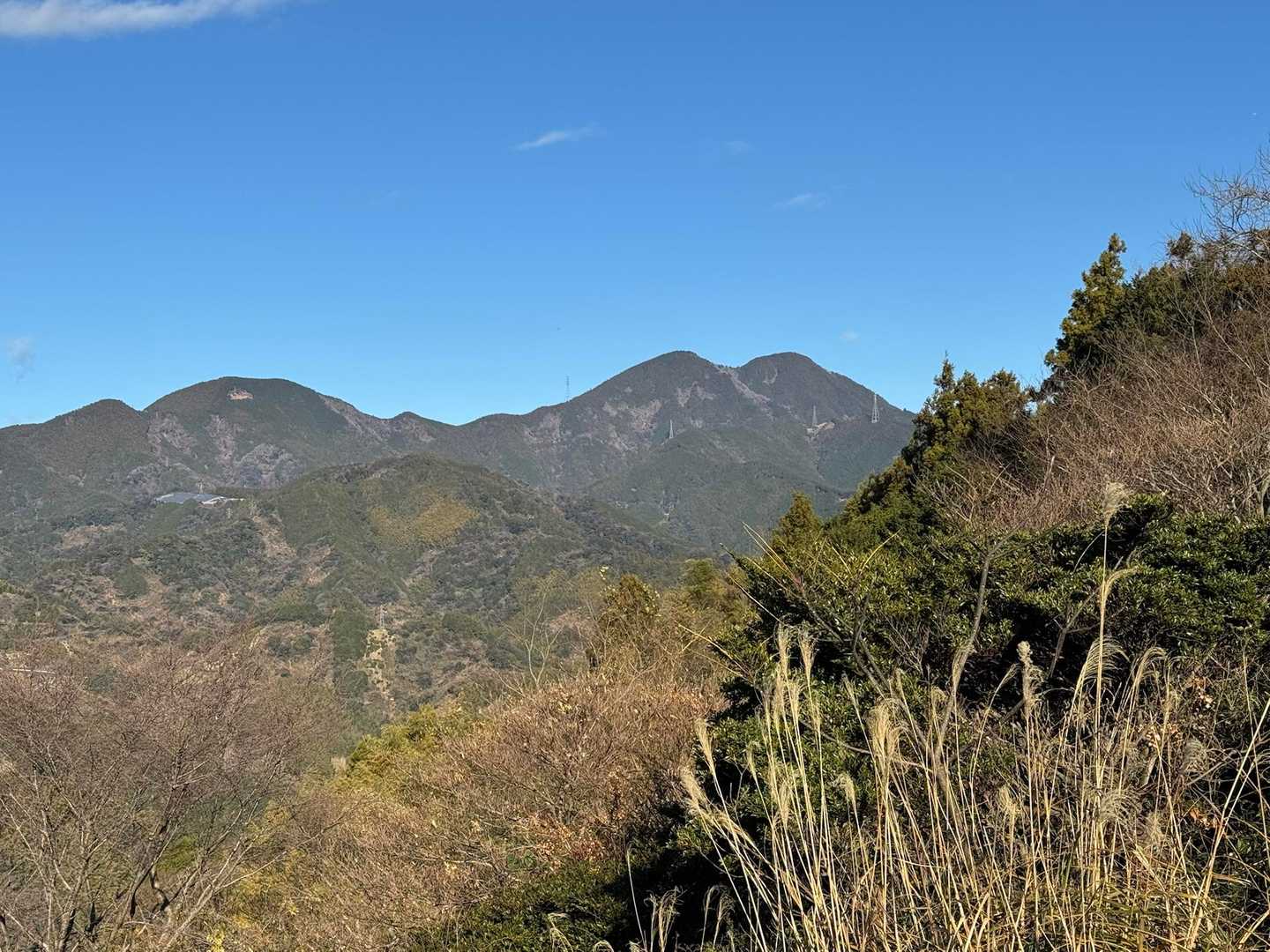 分岐から見える竜爪山