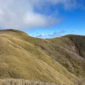 雨乞岳と東雨乞岳。