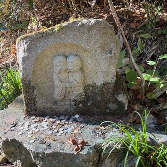 登山口。ここから、長いロード歩き。