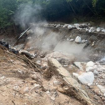 土砂崩れ現場、