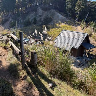 太尾登山口までリターン↩️
駐車場は満タンで周囲道路も路駐あり、トイレも綺麗し人気登山口なのが改めて伺えます。

十津川村温泉へ立ち寄りましたが駐車場待ちを見て地元まで戻って灘温泉行きました♨️
お疲れ様でした⛰️